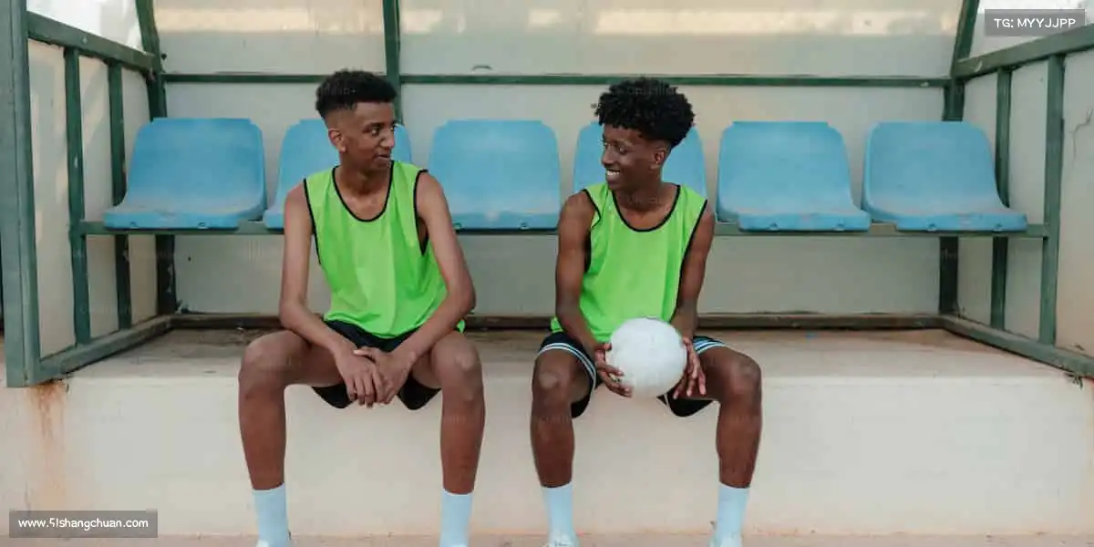 PG国际穿上跑鞋,踏上球场,让身体追上灵魂的渴望吧!👟⚽️